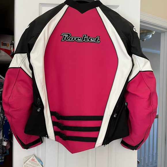 NWT. Joe Rocket Ladies Pink and Black Leather Aura Jacket. Size large. - Picture 2 of 12